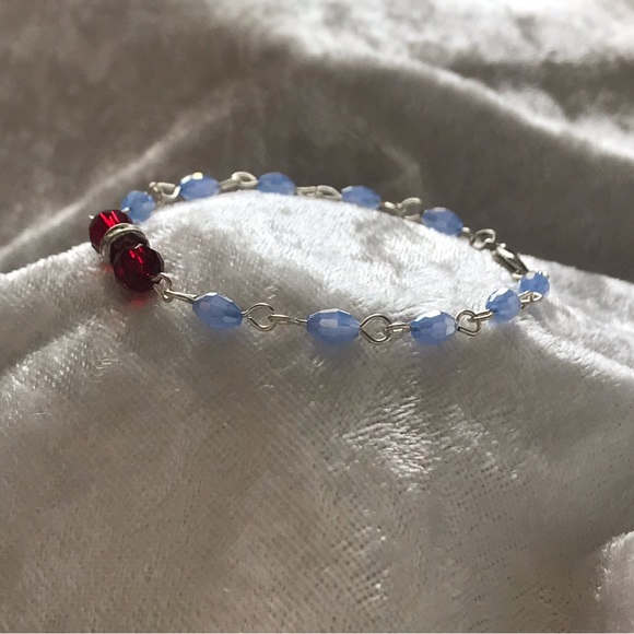 Red Bow - Picture 3 of 7